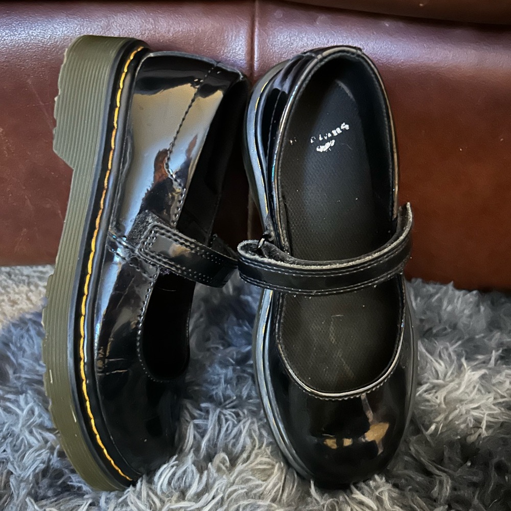 Dr. Martens Black Patent Leather Kids mary Jane Shoes